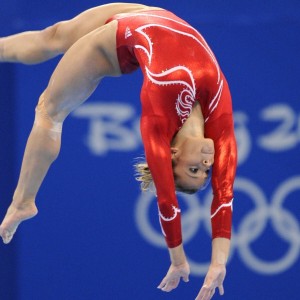 kaiyun.com-球迷故事：最疯狂的支持和应援瞬间，球迷分享